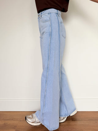 Detailed Wide Jeans / Light Blue