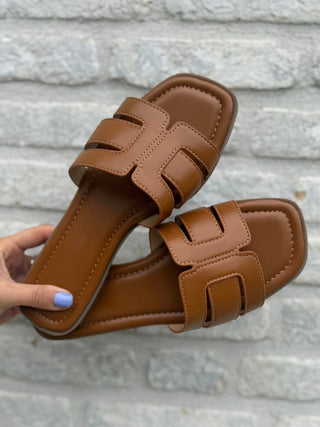 Comfy Slide Slippers / Camel