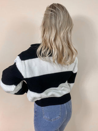 Striped V-Sweater / black-white