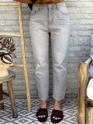 Comfort Mom Jeans / Light Grey