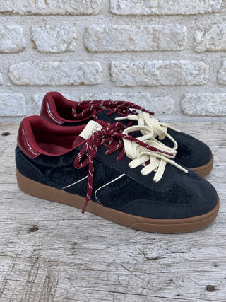 Findlay Lace Sneakers / Navy Blue