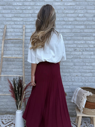 Elegant Pleats Skirt / Burgundy