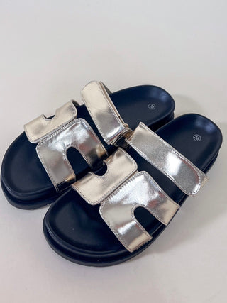 Chunky Casual Slippers / Gold