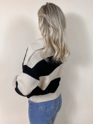Striped V-Sweater / camel-black
