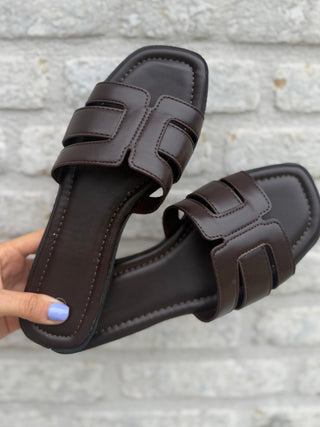 Comfy Slide Slippers / Brown