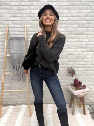 Essential Soft Knit / Charcoal Grey