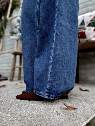 Suede Buckle Flats / Brown