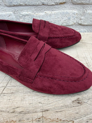 Suede Penny Loafer / Burgundy