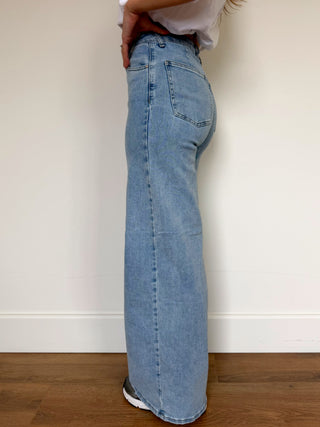 Effortless Wide Jeans / Light Blue