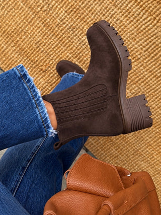 Chunky Ankle Boots / Brown