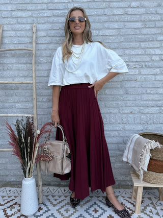 Elegant Pleats Skirt / Burgundy