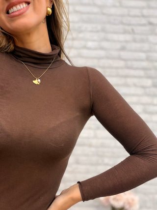 Fitted Turtleneck Top / Brown