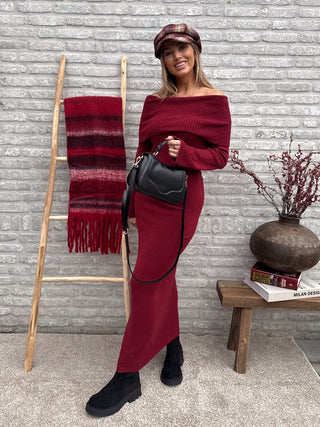 Bodycon Knit Off-Shoulder Dress / Burgundy