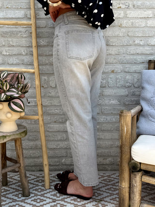 Comfort Mom Jeans / Light Grey