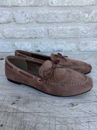 Lace Suede Loafers / Brown