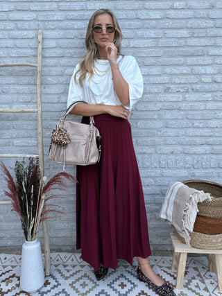 Elegant Pleats Skirt / Burgundy