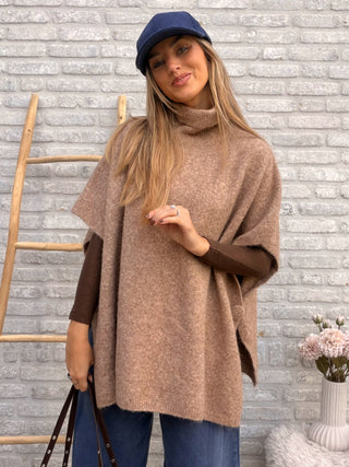 Fitted Turtleneck Top / Brown