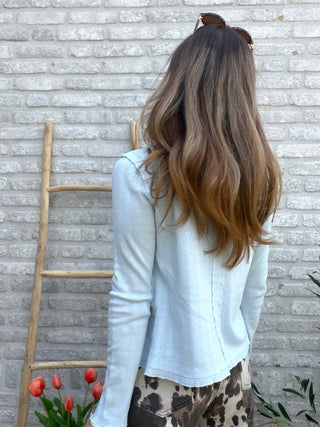 Soft Button Detail Top / Light Blue