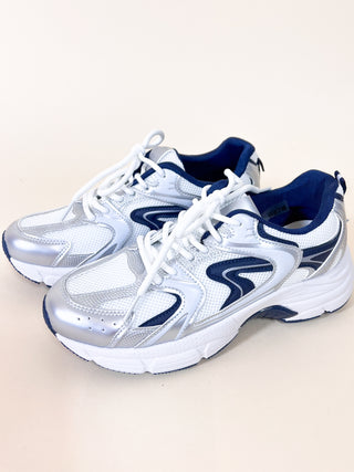 Chunky Lace Sneaker / White-Dark Blue