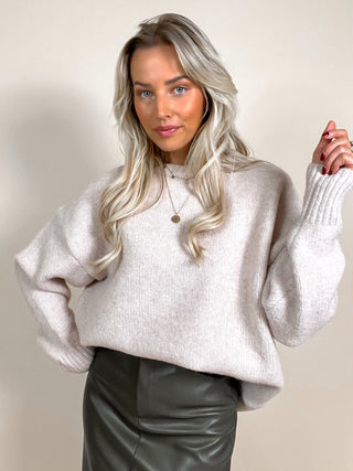 Oversized Round Neck Knitted Sweater / Crème