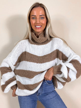 Striped Turtleneck Sweater / Camel-White