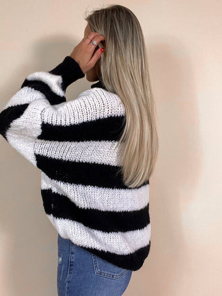 Striped Turtleneck Sweater / Black-White