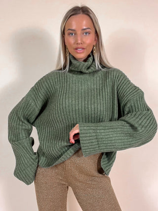Flared Turtleneck Sweater / Khaki