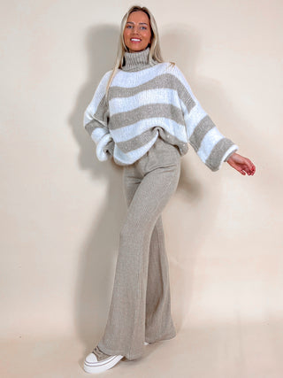 Knitted Sparkling Flared Trouser / Beige