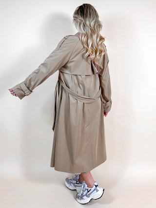 Classic Button Trenchcoat / Camel
