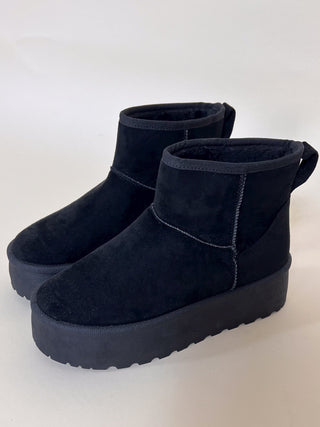 Platform Winter Boots / Black