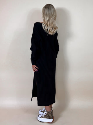 Knitted Off-Shoulder Sweaterdress / Black