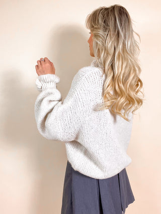 Knitted Buttoned Cardigan / Beige