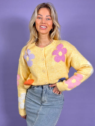 Knitted Floral Buttoned Cardigan / Yellow