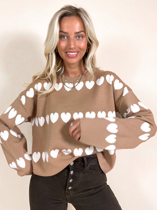 Casual Heart Sweater / Camel - White
