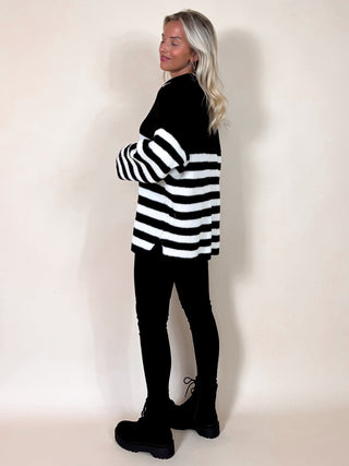 Knitted Striped Sweater / Black - White